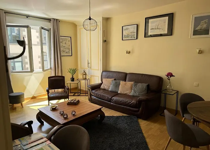 Hyper Centre Апартаменты *