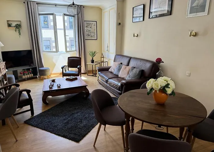 Hyper Centre Apartment